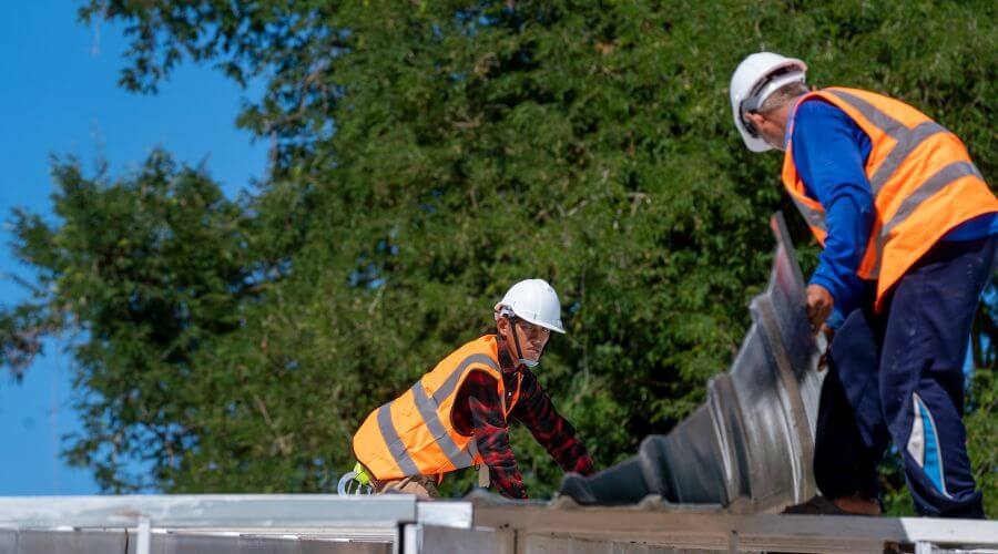 Professional gutter cleaning in Lihue, HI